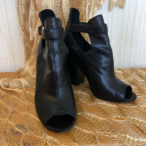 Chinese Laundry Shoes - Black Chinese Laundry Peep Toe Heels